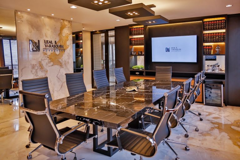 Leal & Varasquim Advogados amplia sede em Curitiba