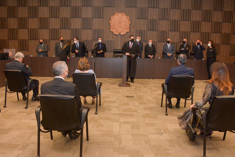 TJMG empossa oito desembargadores