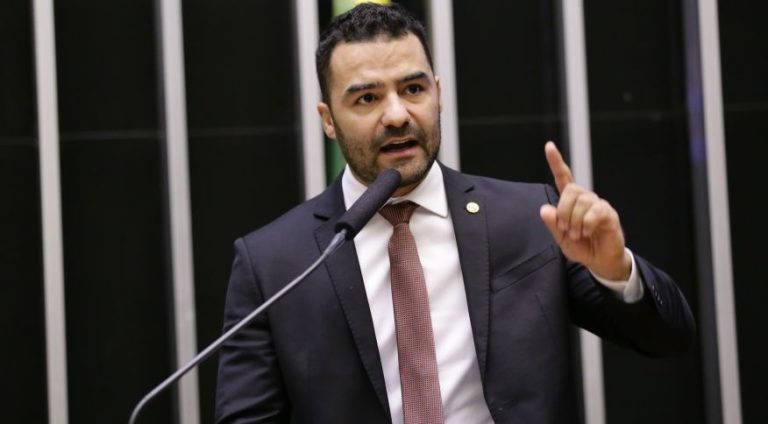 Para advogada, falas de Arthur do Val sobre ucranianas são criminosas