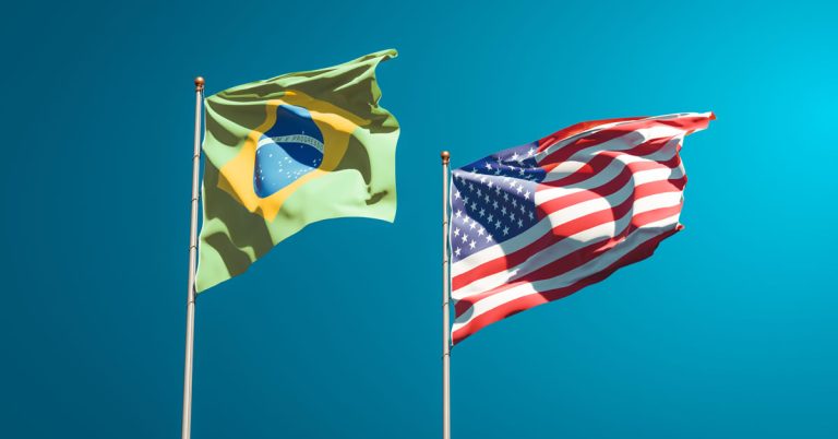 Brasileiros que residem nos EUA precisam declarar recursos