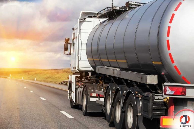 Projeto de Lei visa retirar o caráter periculoso no transporte de combustível em tanques para consumo próprio dos veículos.