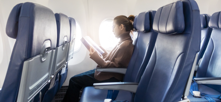 Marcação de assento em avião é gratuita para menores de 16 anos