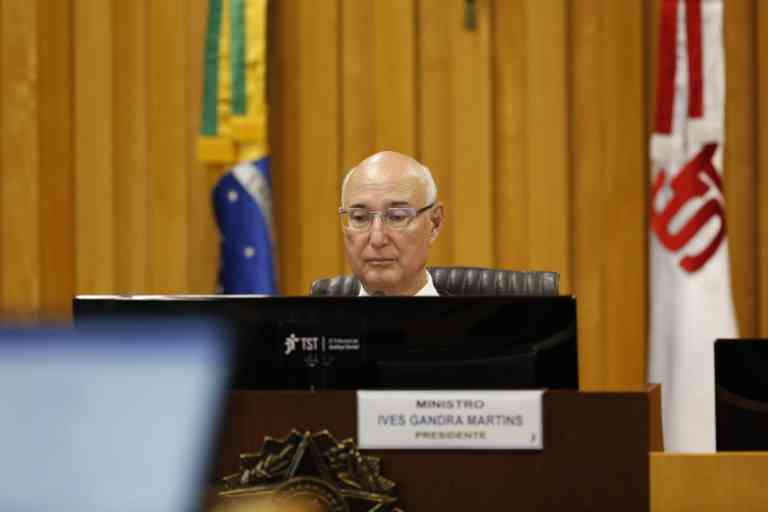 Ives Gandra afasta vínculo de emprego em contrato comercial de franquia