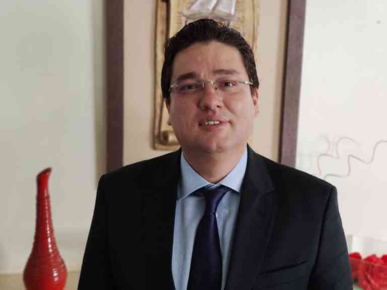 PIB brasileiro em xeque: crescimento real ou ilusão cambial?