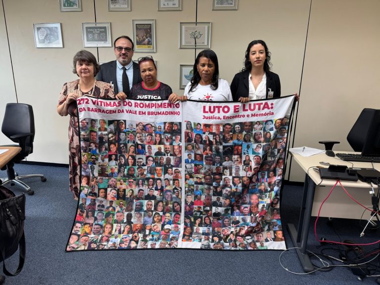 Familiares de vítimas fatais da tragédia em Brumadinho lutam por retornos sobre os processos movidos