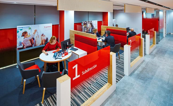 Banco é condenado a indenizar cliente induzida a pagar boleto falso após orientação de gerente