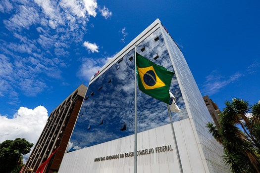 OAB pede ingresso em ação contra requisições diretas de dados fiscais pelo Ministério Público