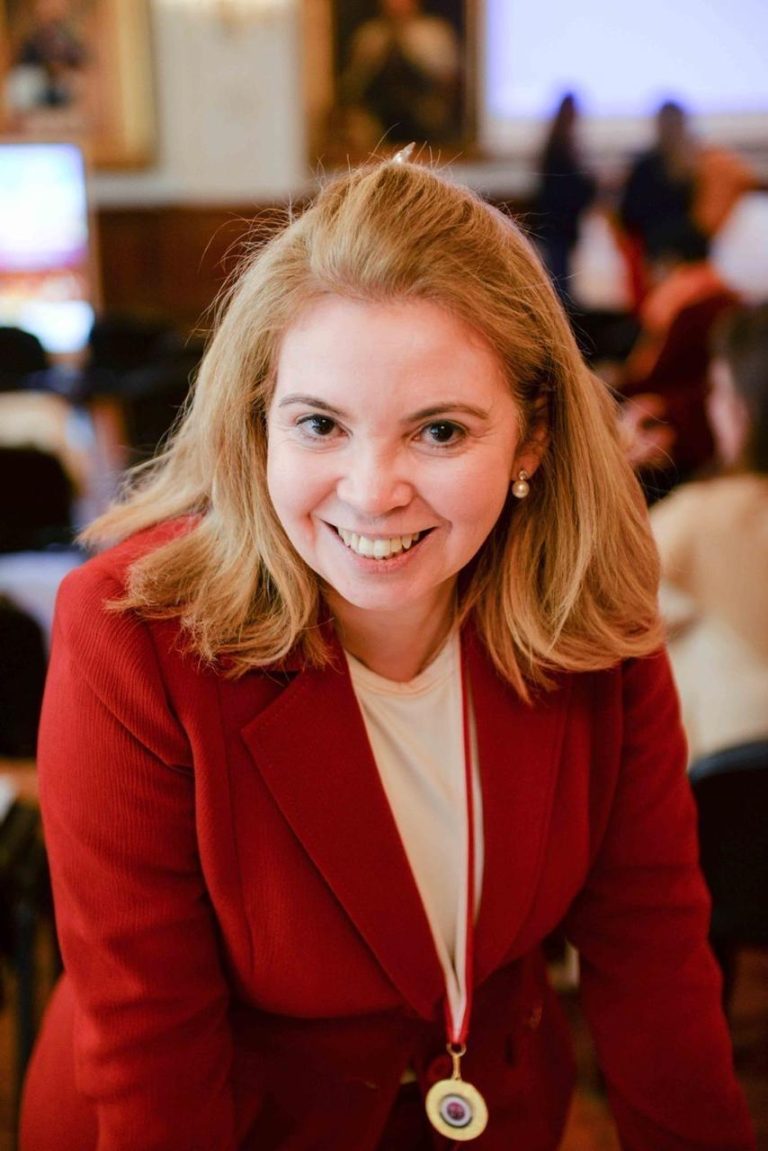 No mês da celebração do aniversário de 35 anos do ECA, advogada reforça a relevância da busca pela efetivação do direito à convivência familiar