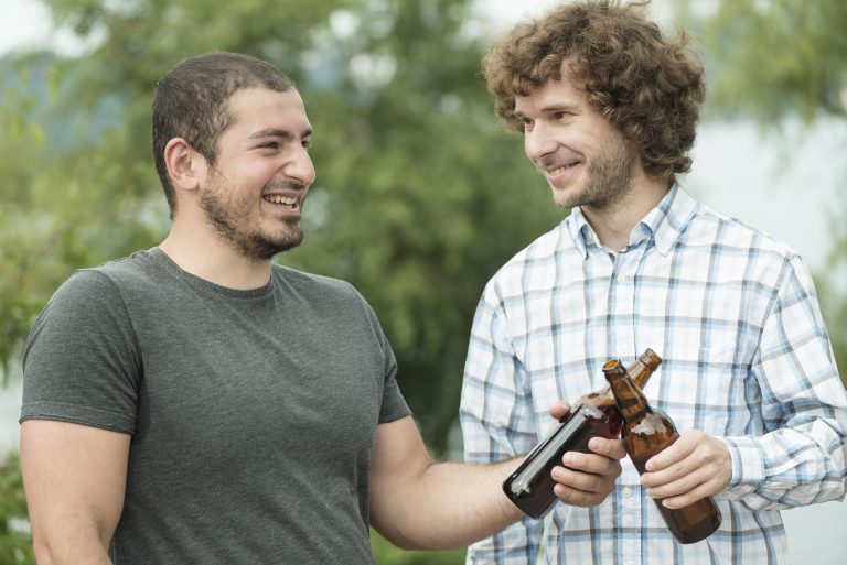 CDH aprova aumento de pena para quem fornecer drogas ou bebidas a menores