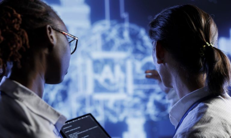 Uso de IA entre empresas industriais no Brasil cresce 163% em dois anos, aponta IBGE