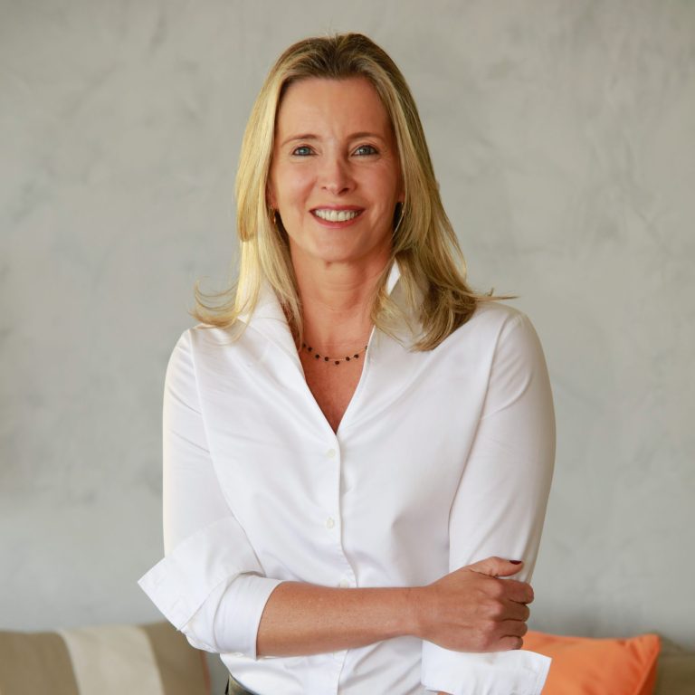 Fernanda Leitão lança livro de referência sobre o contrato de doação com prefácio do ministro Luís Roberto Barroso